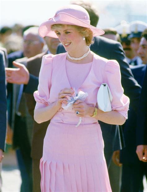 40 Of Princess Dianas Best Style Moments Through The Years Princess Images