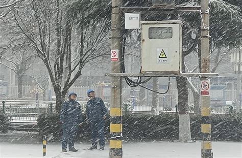 国网渭南供电公司：浴“雪”奋战迎寒潮 迎峰度冬保供电