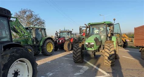 Depois De Londres A B Lgica Tratores De Agricultores Em Protesto