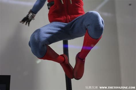 實拍 Hot Toys蜘蛛俠強勢回歸 初代自家製戰衣版本蜘蛛俠 人偶登場 Toys Zone D 玩具兄弟 Figures Price List Reviews