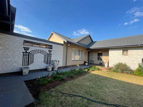 Bedroom House For Sale In Vanderbijlpark Se P