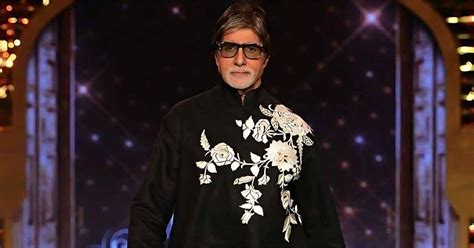 Amitabh Bachchan Reveals Why He Religiously Greets His Fans Bare Feet