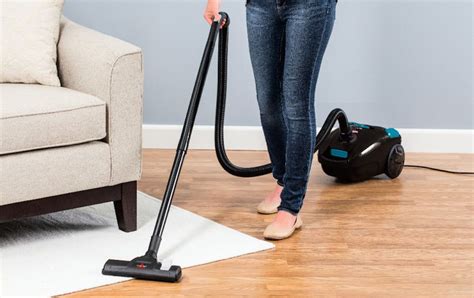 Bagged Vs Bagless Vacuum Cleaners Which Is Better Bagless Vacuum