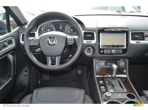 Volkswagen Touareg Vr Fsi Executive Xmotion Dashboard Photos