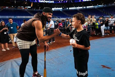 Sarah Langs on Twitter: "Baseball is the best!!!"