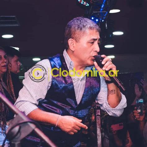 En un brutal accidente murió el cantante Huguito Flores