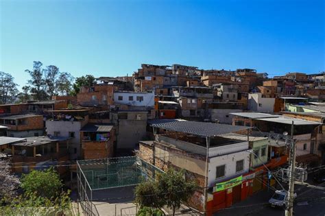 Adolescente Executado Em Plena Luz Do Dia Na Cabana Do Pai Tom S Em