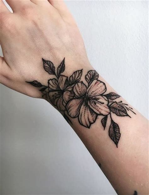 25 Creative Wrist Tattoos Ideas For Modern Girls Tatoveringsidéer