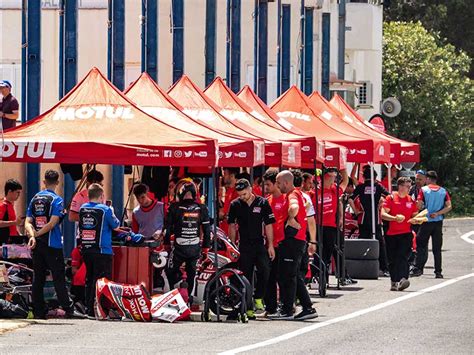 Éxito total de Mari Calero en la V Monlau Motul Endurance Race