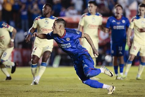 El Colombiano Julián Quiñones Le Da El Empate Al América Ante Cruz Azul En La Final Y Ditta Se