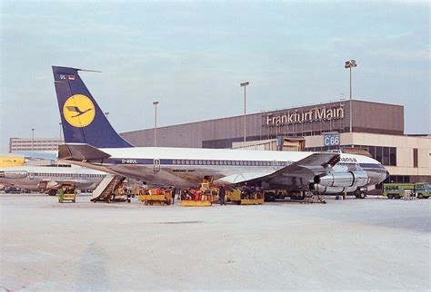 Historic Boeing 707 Towed To Be Scrapped In Hamburg