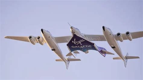 Virgin Galactic divulga passageiros para seu 1º voo ao espaço