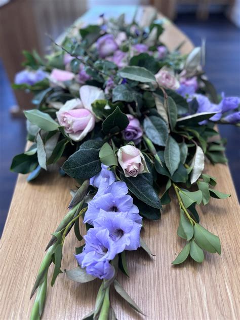 How to Choose a Funeral Director - Circle Funerals