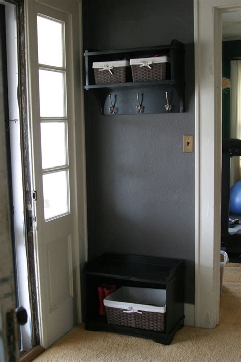 DangerousCrayon: entryway storage: bench and shelf