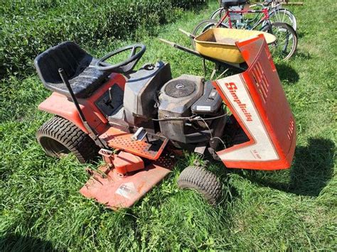 Simplicity 16 HP Briggs And Stratton Engine Hydrostatic Mower 48