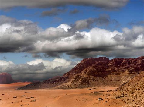 16 Incredible Deserts Around The World