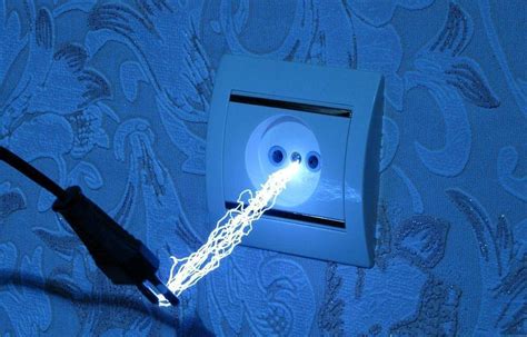 Почему выключатели и розетки искрят? | Ника, 03 апреля 2023