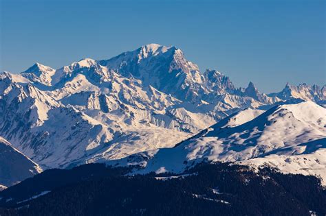 Il Monte Bianco Si Abbassato Di Oltre Metri In Anni Lapresse