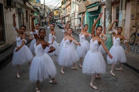 Ballet Manguinhos um oásis que luta para sobreviver na favela do Rio veja