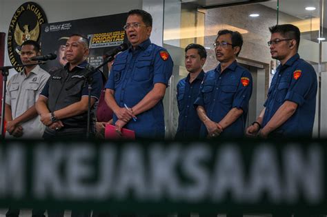 Kejagung Tahan Eks Gm Antam Atas Korupsi Emas Budi Said