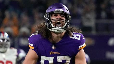 Nfl Minnesota Vikings Tj Hockenson Signs Deal To Become Leagues