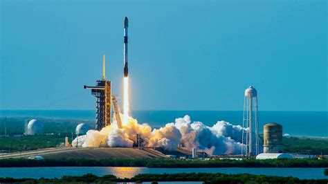 Spacex Falcon 9 Rocket Takes Off With Starlink 6 51