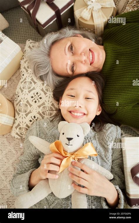 Chinese Grandmother And Granddaughter Hi Res Stock Photography And