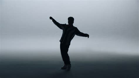 Bruno Mars Premieres 'That's What I Like' Video