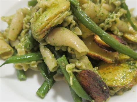 Whole Wheat Pasta With Spinach And Walnut Pesto Haricots Verts And