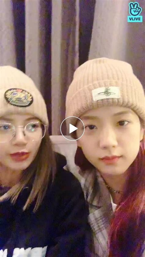 Jisoo And Lisa Live On Vlive Blackpink Black Pink V Live