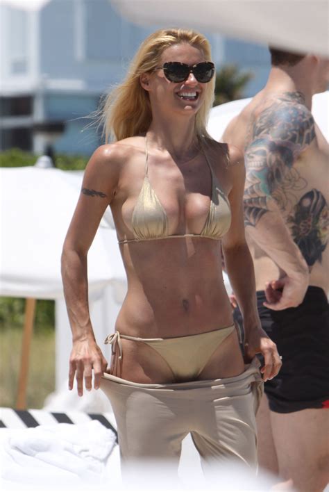 Michelle Hunziker In Gold Bikini On The Beach In Miami Hawtcelebs The