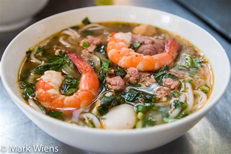 The Lunch Lady - Saigon's Celebrity Street Food Stall