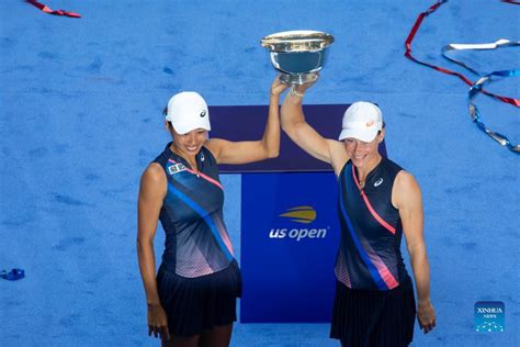 Zhang And Stosur Win Women S Doubles Title At U S Open 3 People S Daily Online