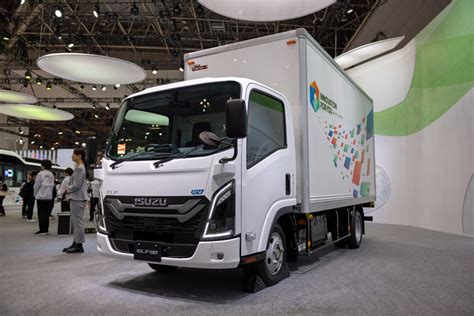 Isuzu Showcases Future at Japan Mobility Show