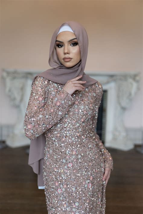 Its Prom Season Modest Prom Trends 2022 Shimmi Dresses Blog