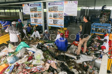 Tempat Pengolahan Sampah Terpadu Di Mataram Antara Foto