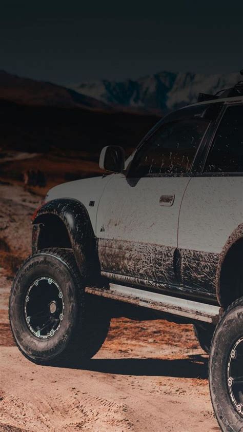 8 SUVs that are best for traveling long distances