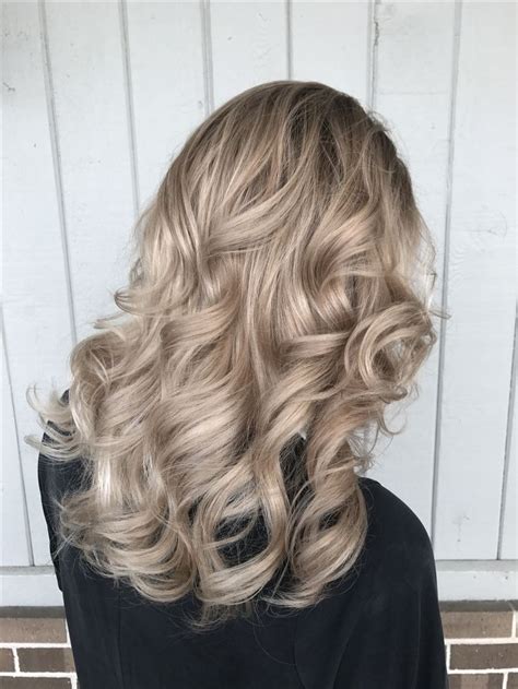 Champagne Beige Blonde Balayage Beige Blonde Hair Champagne Hair