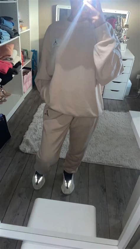 Épinglé par Mkine sur outfit Tenue de jogging S habiller