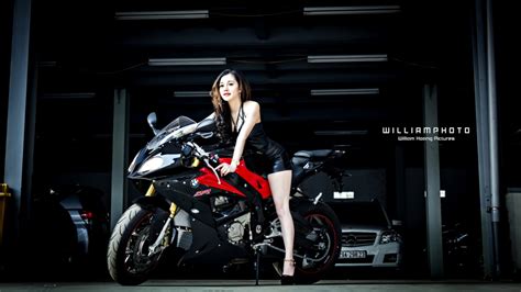 Hot Girl Hà Thành đầy gợi cảm khi đọ dáng cùng BMW S1000RR 2016 2banh vn