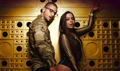 Polêmica Anitta para de seguir Maluma e manda várias indiretas no