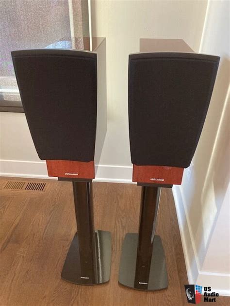 Dynaudio C Platinum Confidence Speakers With Dynaudio Stand Mint