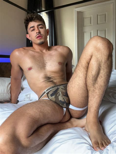 Tw Pornstars Daniel Osgood Twitter Ready To Sit On Something