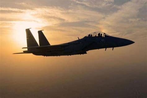 Jet Tempur F 15S Arab Saudi Jatuh Saat Latihan Pilot Selamat