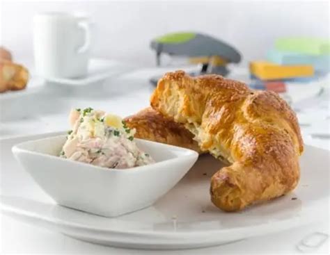 Ham, Cheese And Herbs Breakfast Croissant From The Air Fryer – Air Fryer HQ