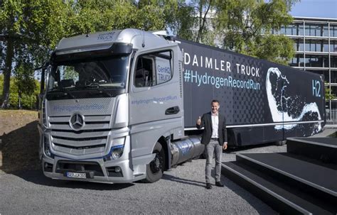 The Mercedes Benz Genh2 Truck A Revolutionary Hydrogen Truck That Uses