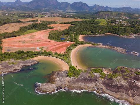 Imagem De Drone Em Uma Manh Ensolarada Do Condom Nio Alphaville As