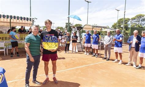 Nella Settimana Challenger Vittorie Di Vit Kopriva Arthur Rinderknech