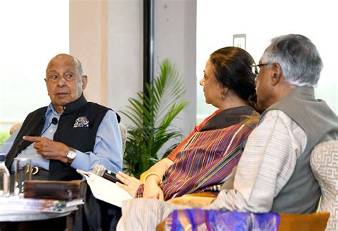 Veteran Journalist Prem Prakash Receives Lifetime Achievement Award