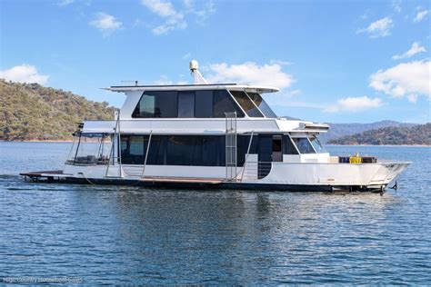 Used Sorrento Houseboat Holiday Home On Lake Eildon For Sale Boats